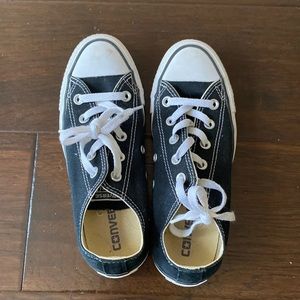 Black converse